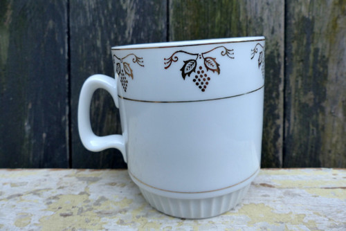 Réva zlatá...porcelánový hrnek Lubenec