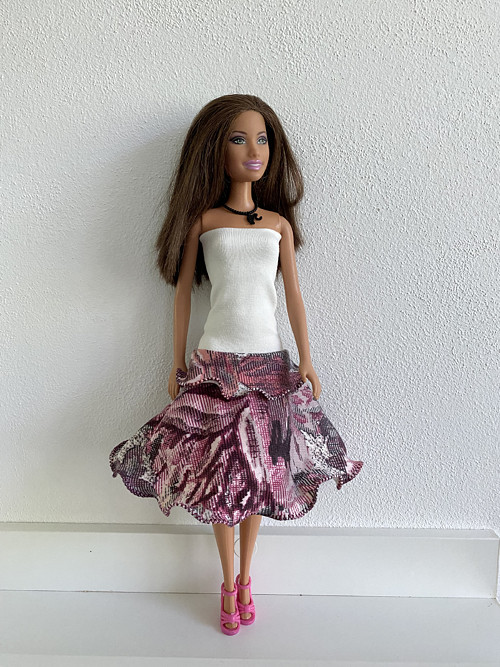Šaty na panenku Barbie — foto 1