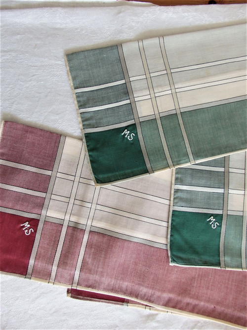 Monogram MS - kapesník — foto 1