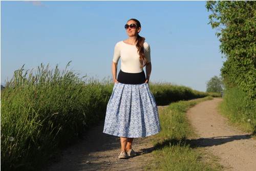 Trojštvrťová bavlnená sukňa "modré paisley"