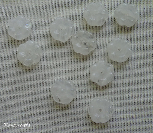 Skleněné korálky kytičky 4x8mm 17kusů