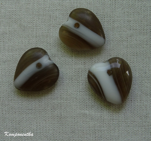Skleněná žíhaná srdíčka 16x15mm 2kusy
