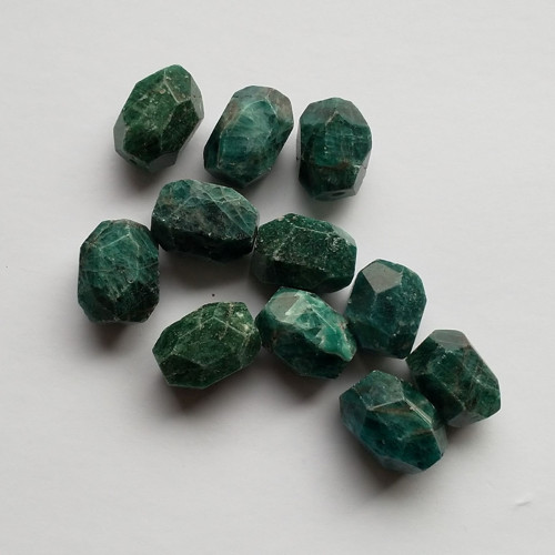 Apatit 16 korálky 18 x 14 mm, 1 kus