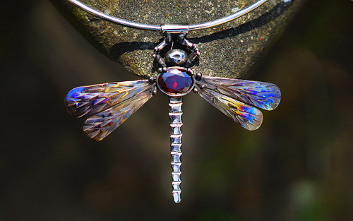 Nerezový náhrdelník... " Red dragonfly " — foto 1
