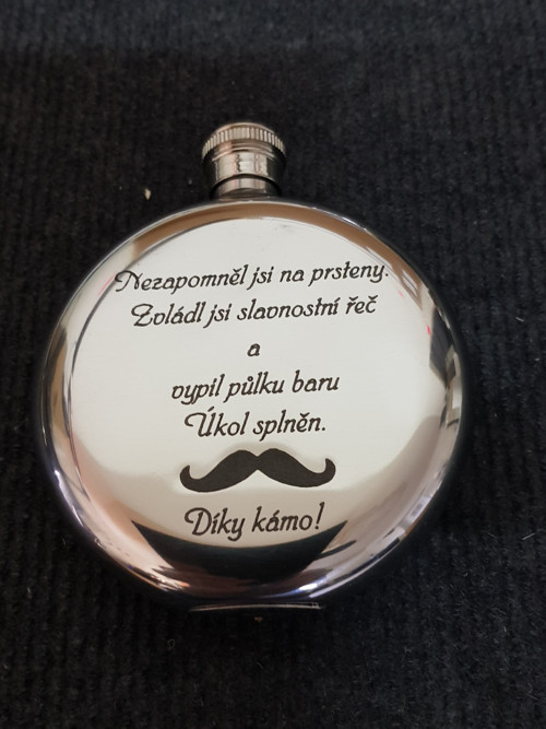 Nerezová placatka s gravírováním