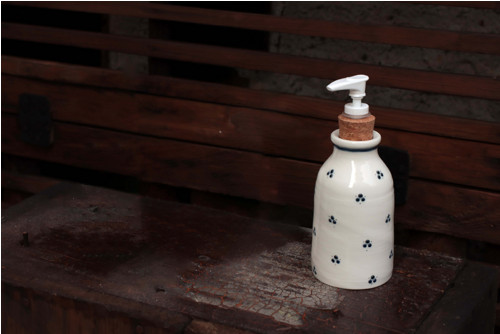 Porcelánový dávkovač mýdla — foto 1
