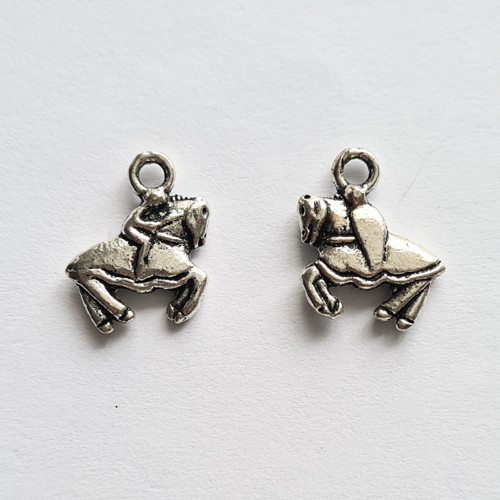 Přívěsek - rytíř na koni 14x14 mm, 5 ks