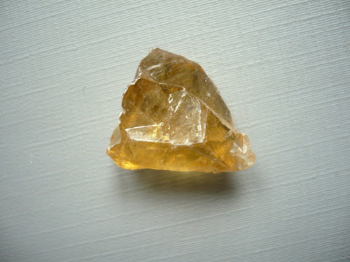 Surový medový kalcit 21 mm, č.46f
