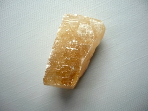 Surový medový kalcit 27 mm, č.117f