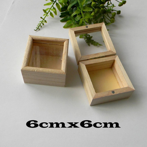 Dřevěná krabička se skleněným okénkem-6cmx6cm