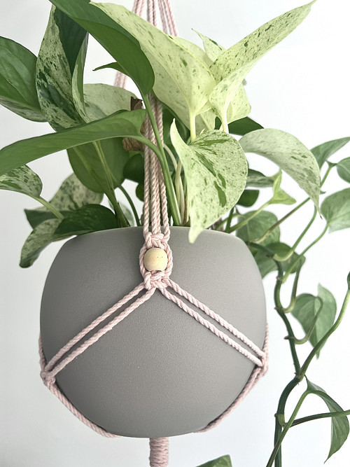 Macrame závěs na květináč s korálky