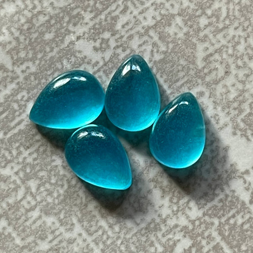 Jadeit tyrkysový kabošon kapka / 10x7mm