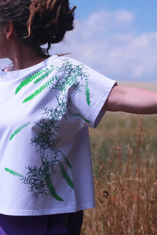 Triko ............ L - XL — foto 1