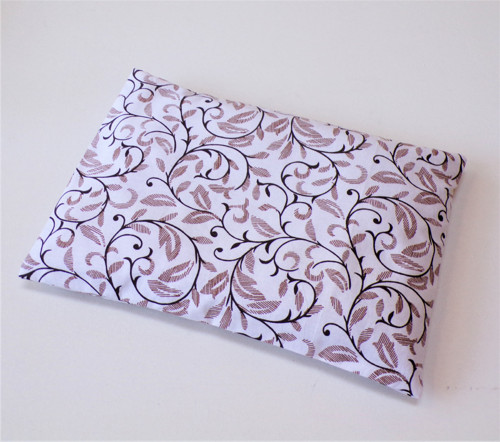 Pohankový polštářek 28 x 20 cm - hnědé ornamenty