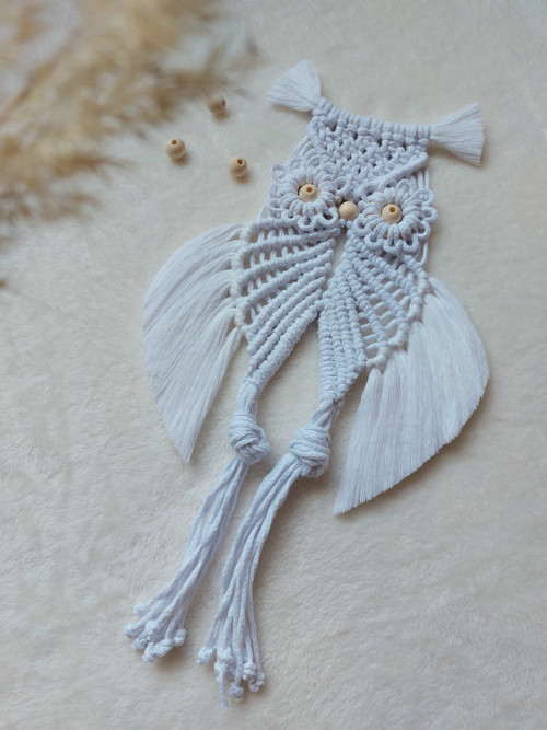 Sova, amulet - bilá