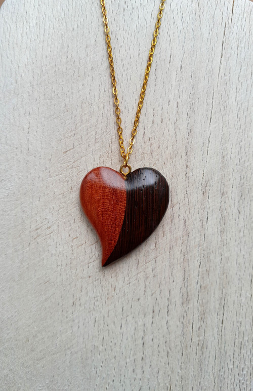 Srdíčko z tropického dřeva bubinga a wenge č.53