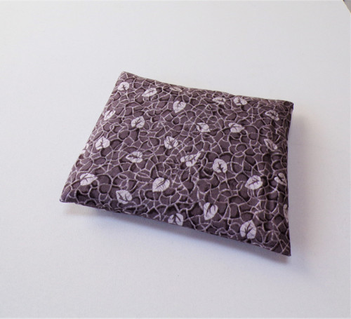 Pohankový polštářek 18 x 15 cm - šedofial lístečky