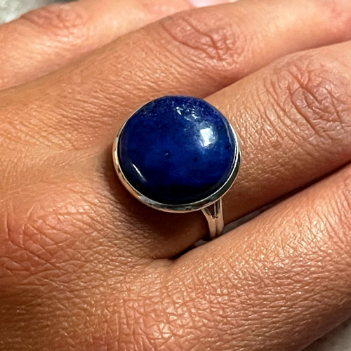 Elegantní prsten s lapisem lazuli