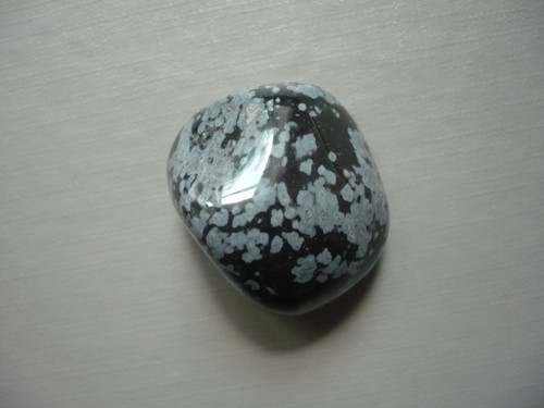 Troml. kámen - obsidián vločkový 27 mm, č.28f