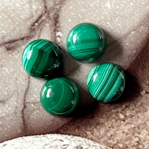 Malachit kabošon kruh / 8mm