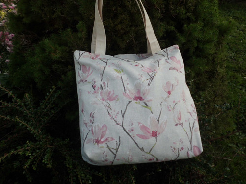 Taška s magnolii — foto 1
