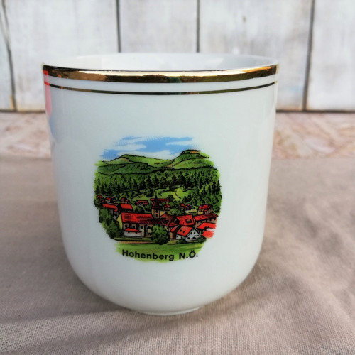 Vintage porcelánový hrnek, s vedutou, zn. Dubí.