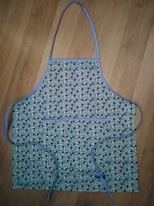 Zástěrka motiv drobné květy.