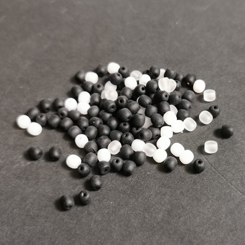Korálky 4mm mat 100ks