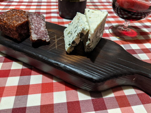 Malé rustikální servírovací prkénko — foto 1