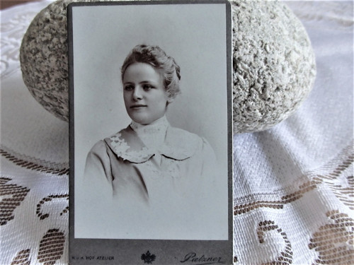 Krásná neznámá - kabinetka — foto 1