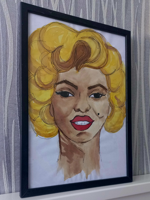 MM aka Marylin Monroe