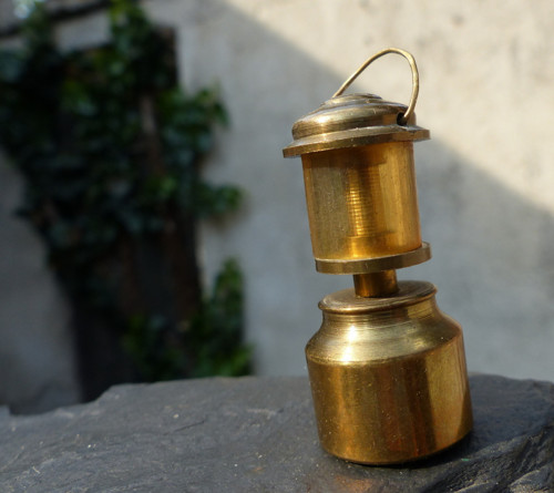 Lampa..mosazná miniatura