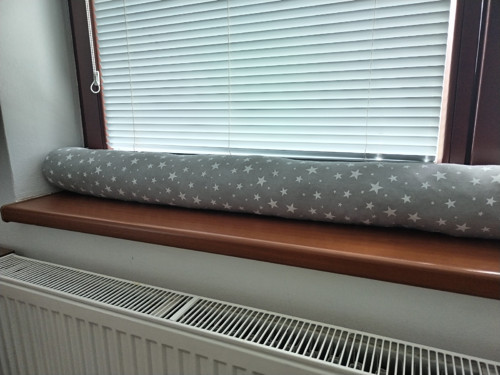 ŽÍŽALA k oknu proti průvanu