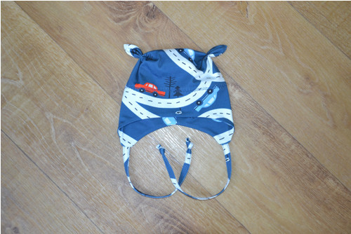 Ušanka na zavazování "auta na silnici" 39-43cm