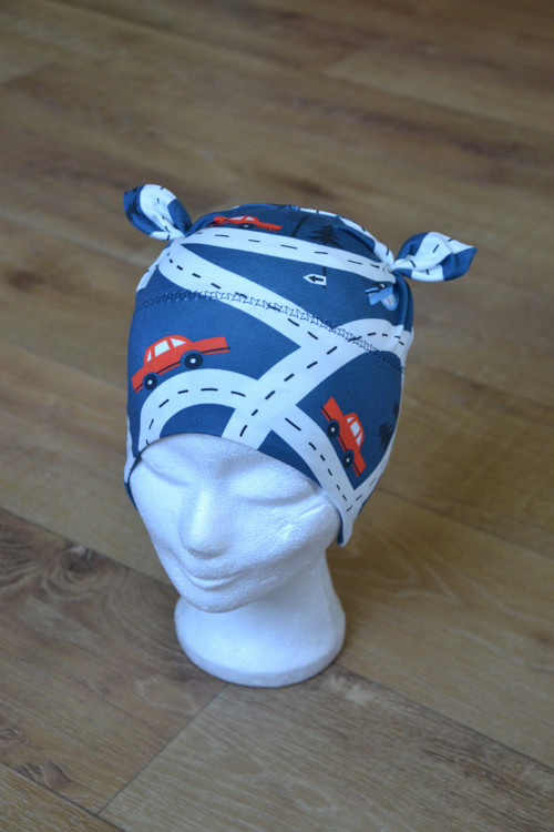 Tvarovaná čepice "auta na silnici" 47-51cm