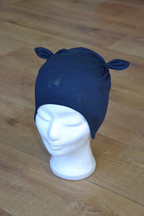 Tvarovaná čepice "duhový motýlci" 47-51cm