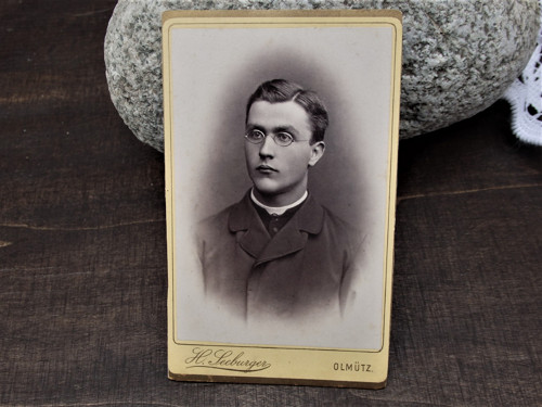 Pilný student - kabinetka — foto 1