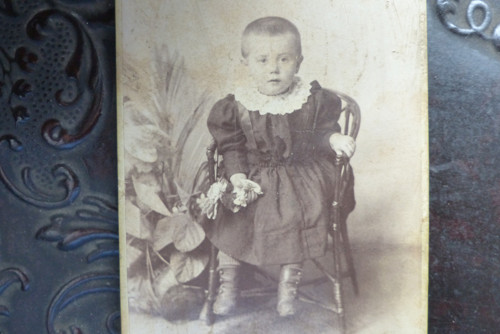 S límečkem ...stará kabinetní fotografie