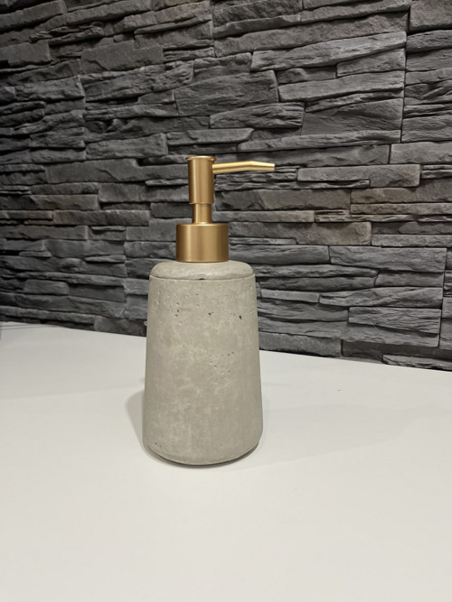Betonový dávkovač mýdla — foto 1