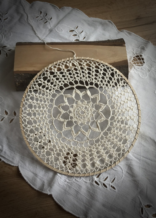 Háčkovaná mandala