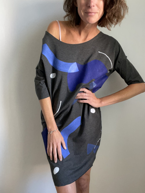 Šaty abstrakt — foto 1