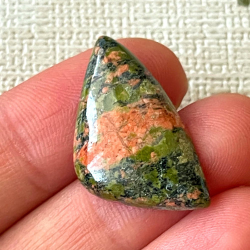 Unakit kabošon freeform / 21,5x15x4mm X-01
