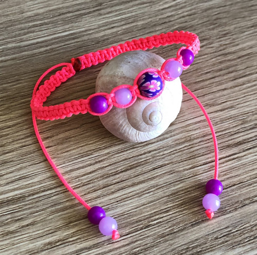 Letní Neonově Růžovo Fialový Shamballa Náramek