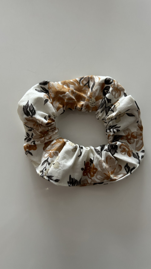 Scrunchie gumička - Krémovo hnědá