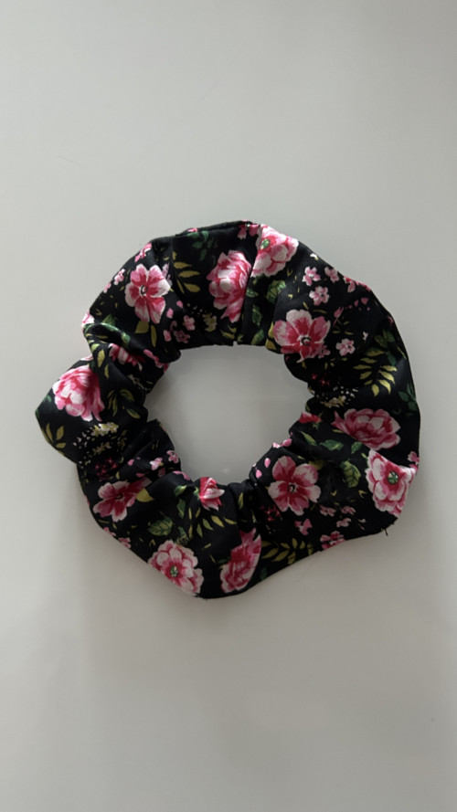 Scrunchie gumička - kytičkovaná — foto 1