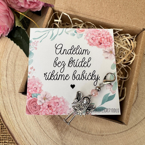 Andělům bez křídel říkáme babičky.