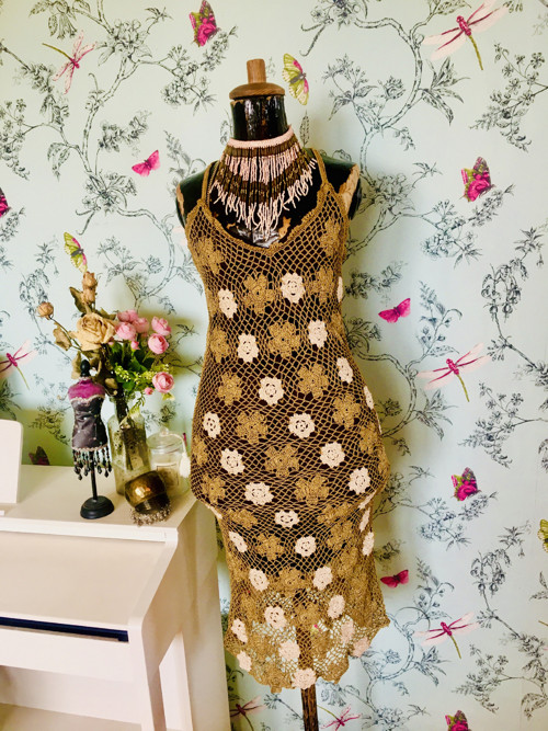 Šaty vintage look luxusní háčkované — foto 1