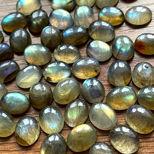 Labradorit světlý kabošon ovál / 10x8mm