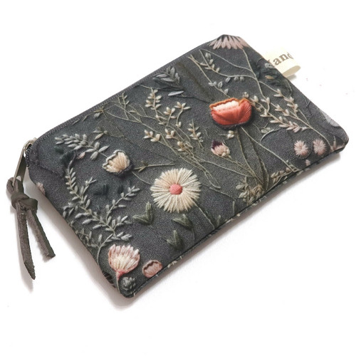 VYŠÍVANÉ KVĚTY - kapsička 12 x 9 cm