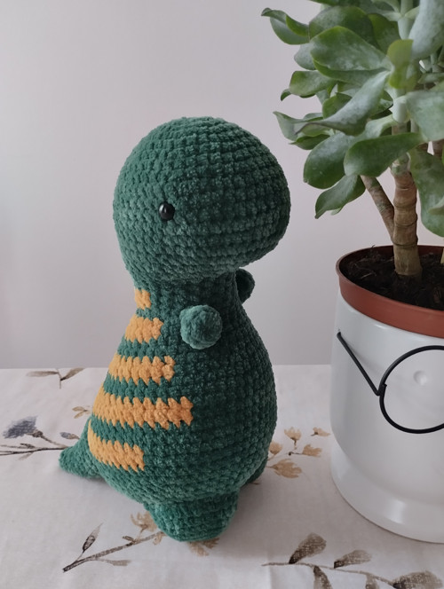Háčkovaný měkoučky dinosaurus — foto 1